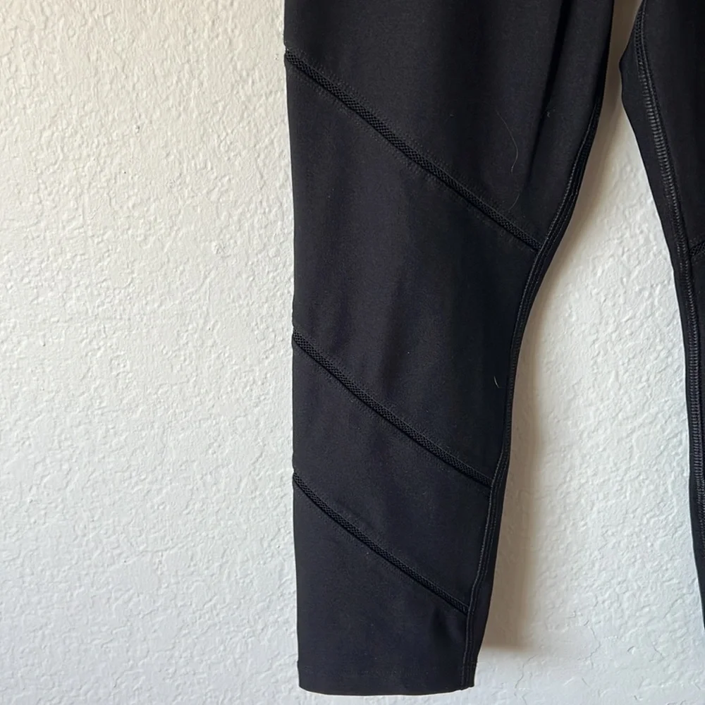 Black, active yoga pants - Picture 2 of 5